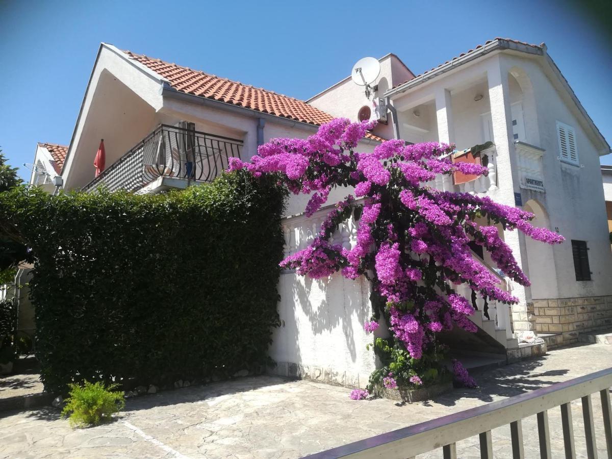 Apartment Nada Petrcane Buitenkant foto