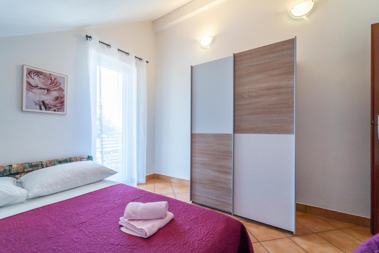 Apartment Nada Petrcane Buitenkant foto