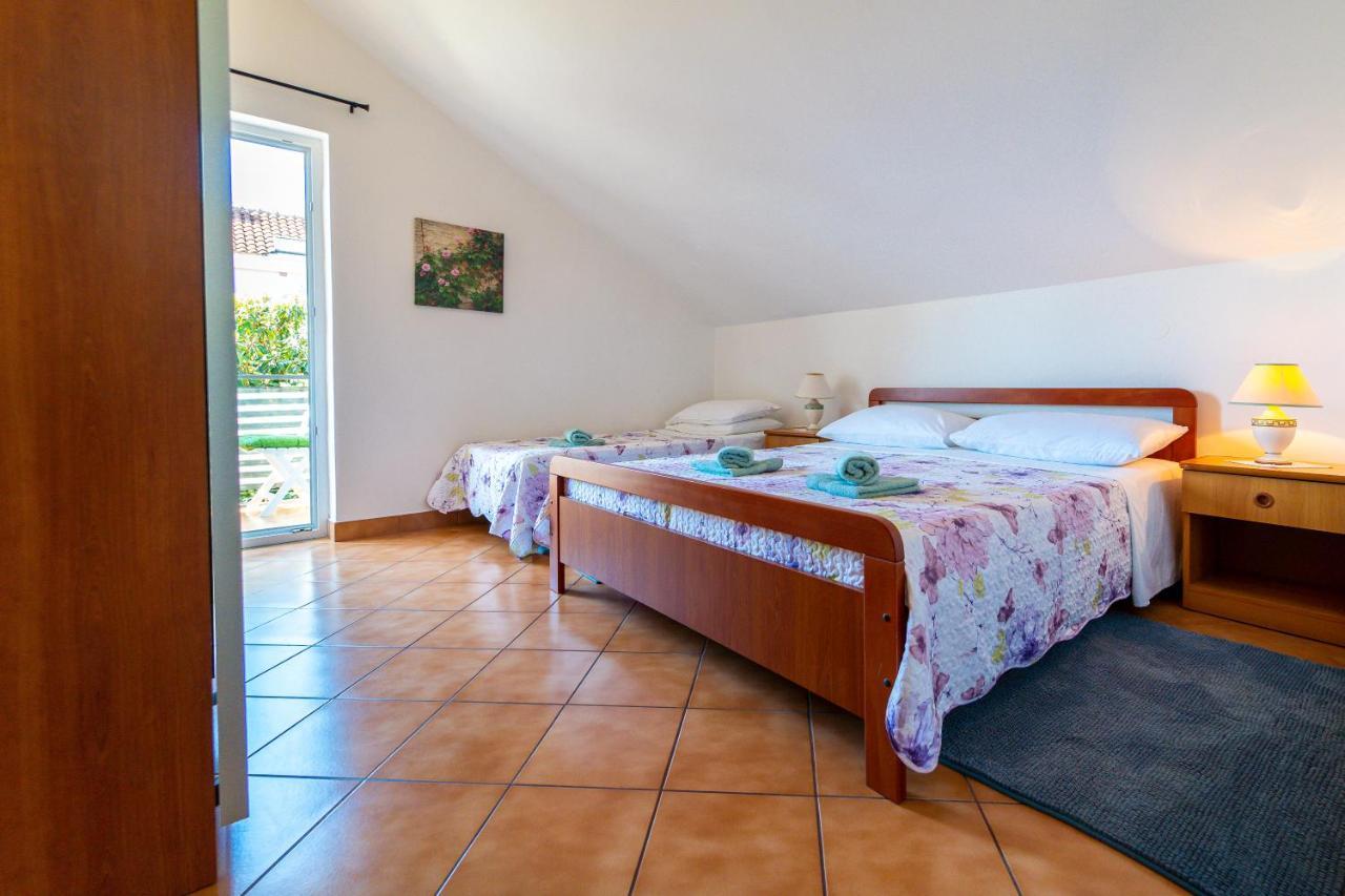 Apartment Nada Petrcane Buitenkant foto