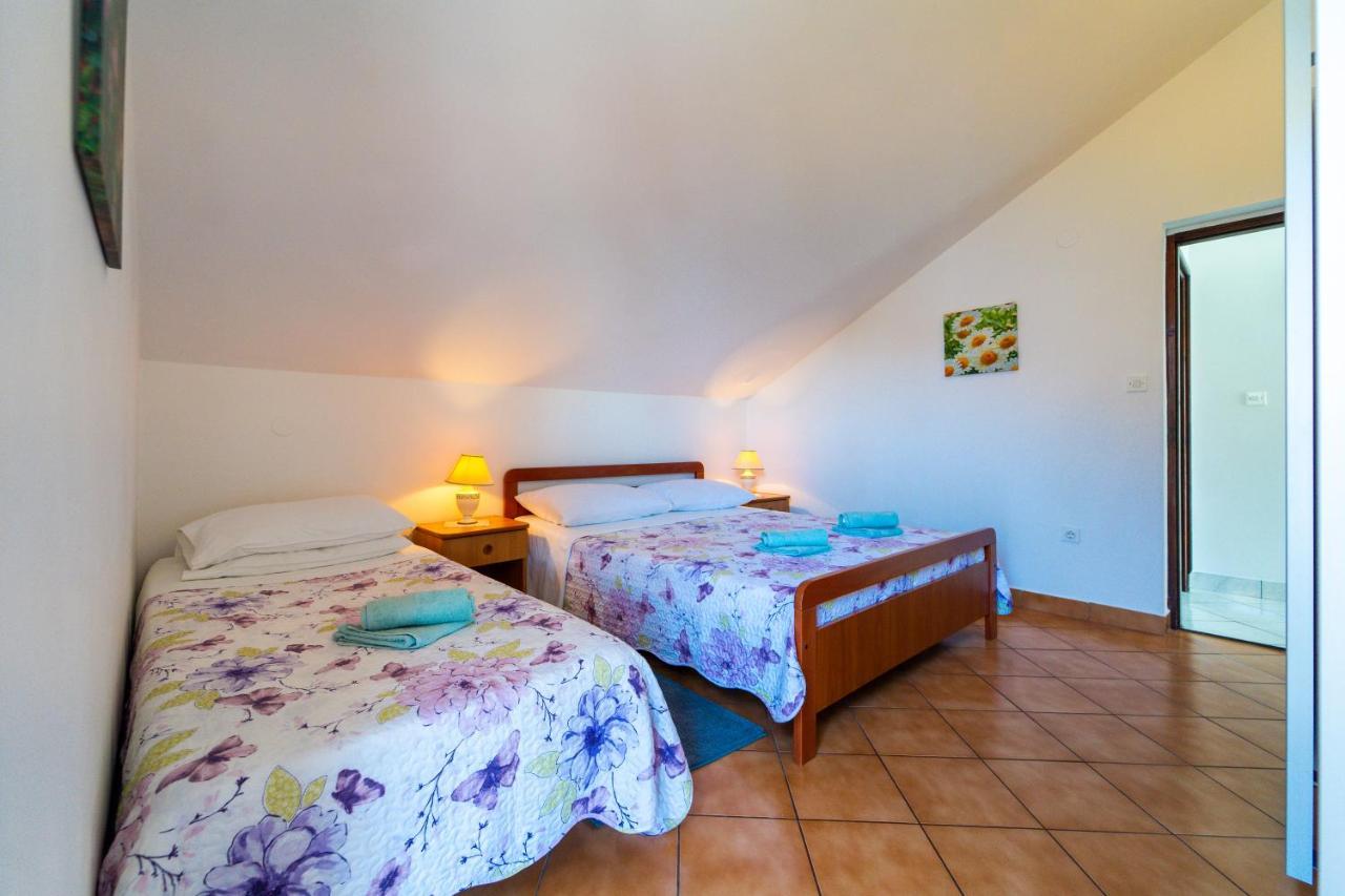 Apartment Nada Petrcane Buitenkant foto
